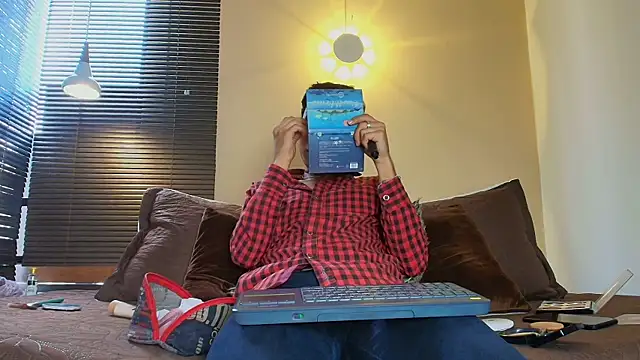 Damon Salvarote S online show from February 14, 8:26 pm