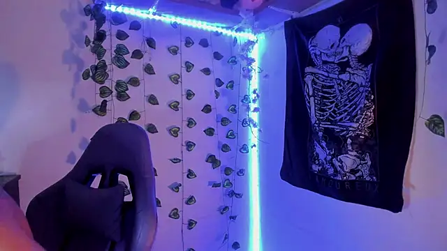 Aaron Hopper online show from February 24, 1:01 pm