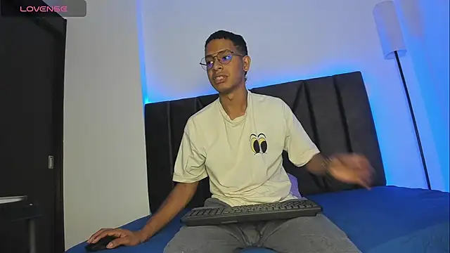 StellayDrake online show from February 20, 1:35 pm