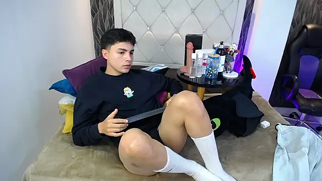 Samu Hott online show from March 17, 8:33 pm