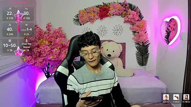 Patrick Howland  online show from March 20, 4:05 am