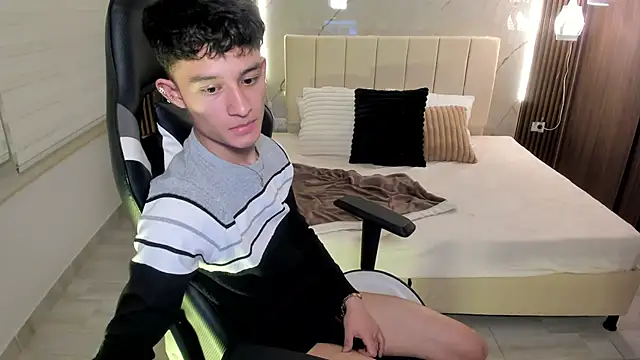 Patrick Howland  online show from February 17, 9:08 am