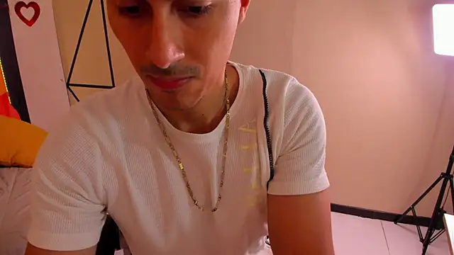 Mike Conors online show from February 17, 1:26 am