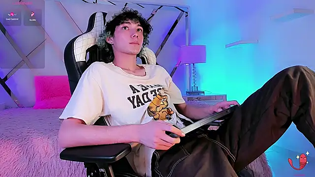 thanier 18 online show from March 13, 8:04 pm