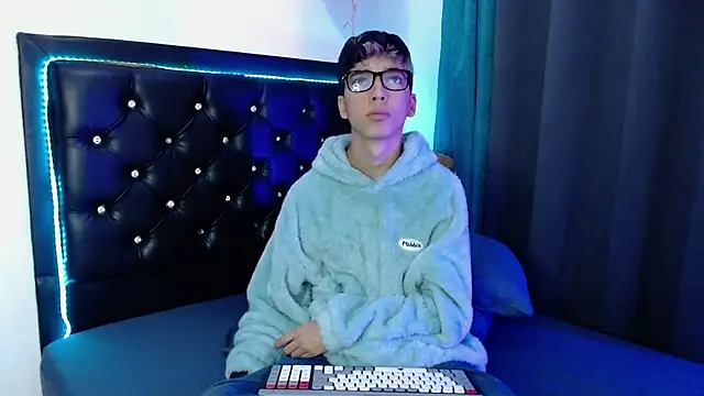 gabriel x18 online show from February 13, 10:59 pm