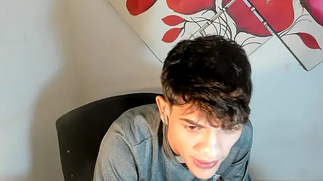 Jesshot bigcock20cm online show from June 3, 4:36 am