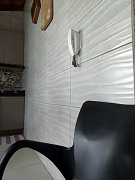 MOREN044 online show from May 8, 3:01 pm