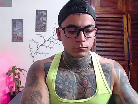 maxstrom111 online show from March 12, 8:05 pm