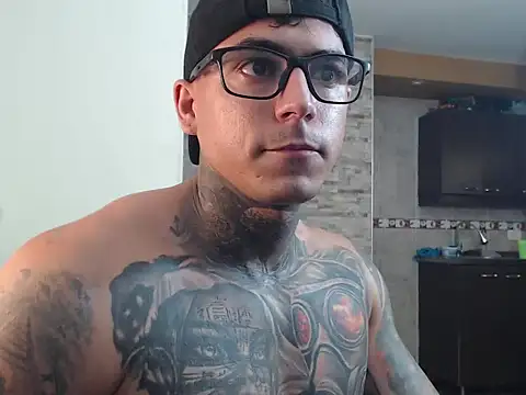 maxstrom111 online show from February 7, 5:40 pm