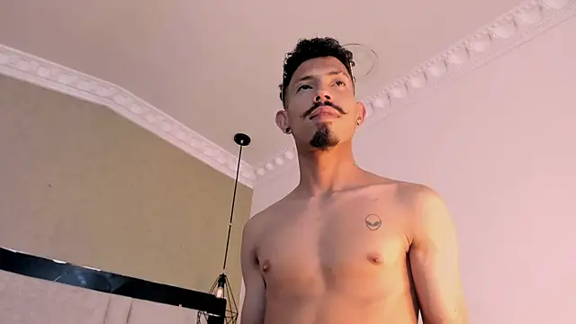 NoaahTylor online show from March 15, 9:21 pm