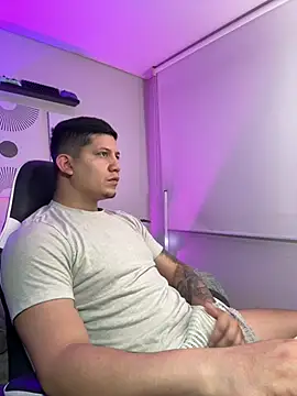  robertobaggioo online show from March 31, 1:02 pm