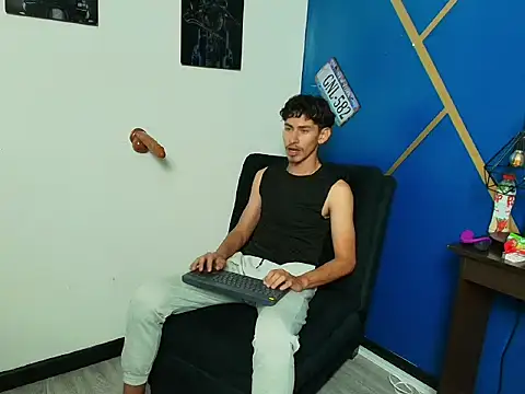 skinny jean  online show from March 24, 8:57 pm