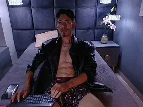skinny jean  online show from May 28, 2:04 pm