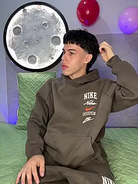 Lucian-greyy online show from February 15, 7:25 am