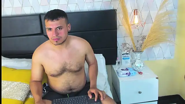 AronGarcia online show from February 27, 11:37 pm