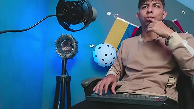 polloCol4U online show from July 8, 10:41 am