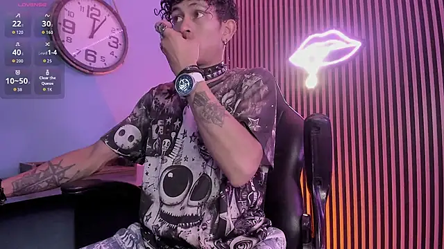 Maximoking26 online show from March 12, 5:15 am