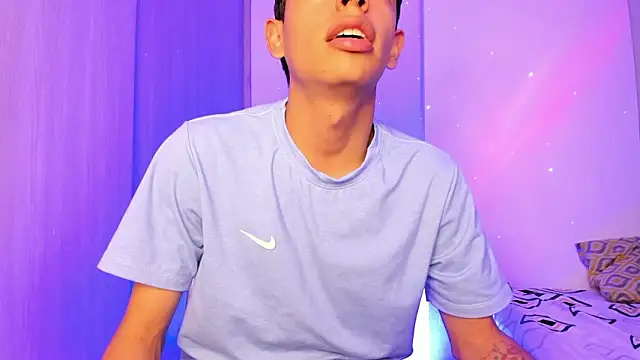 Maxfrost1 online show from February 28, 12:53 am