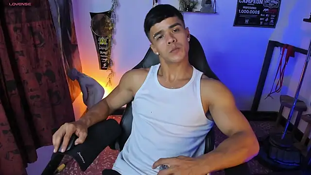 Rob zaens33 online show from April 15, 10:10 pm