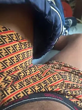 ElReyoficial online show from February 25, 6:42 pm