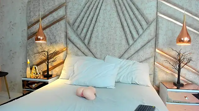 LuckySammer online show from March 1, 1:55 pm