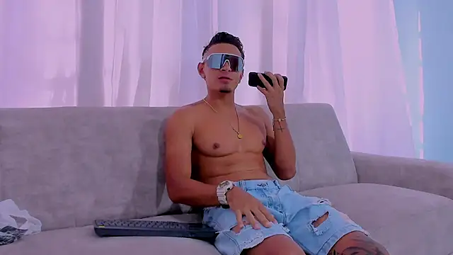 privacy friends online show from March 9, 9:20 pm