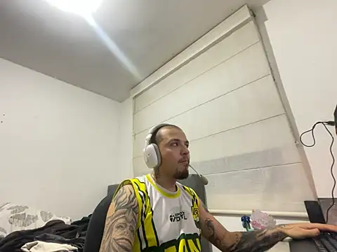 Maximo Garcia17 online show from March 3, 2:30 am