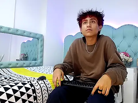 ShakoSk8 online show from February 21, 3:40 am