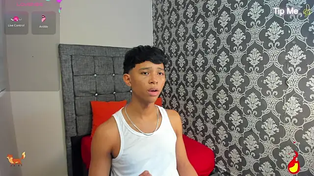 Little Twink19x online show from July 6, 8:32 pm