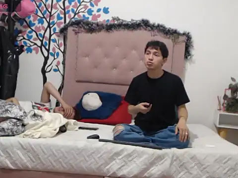 crissfer1 online show from March 2, 6:04 pm