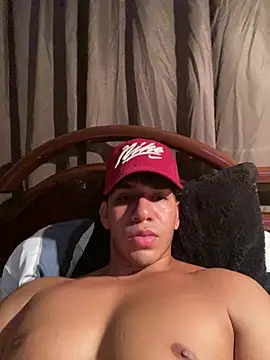 Alejandrososas online show from May 22, 12:15 am