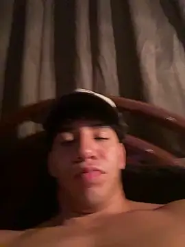 Alejandrososas online show from May 30, 9:26 pm