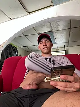 Alejandrososas online show from May 23, 5:40 pm