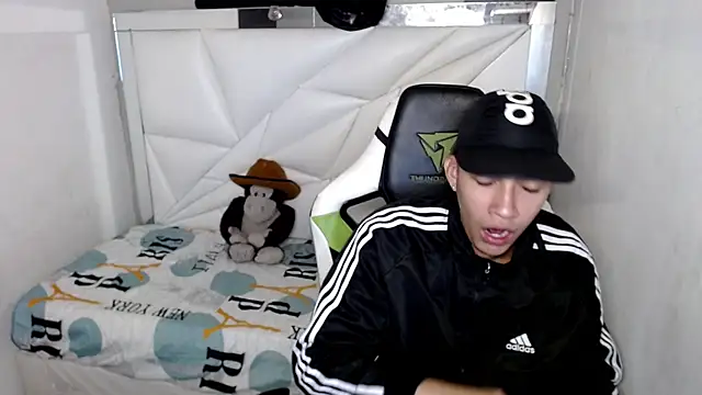 Street poemm  online show from March 13, 5:48 am