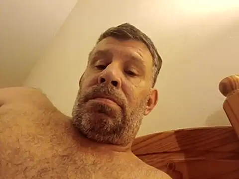 stud2512 online show from May 4, 9:38 pm