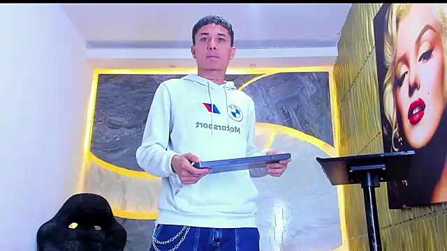 Matheus Ic  online show from March 5, 8:38 pm