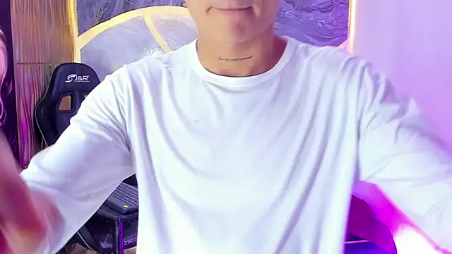 Matheus Ic  online show from April 10, 8:27 pm