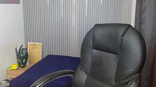 Julian Smith21 online show from April 16, 3:17 am