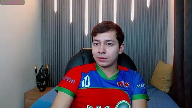 Julian Smith21 online show from March 23, 3:12 am