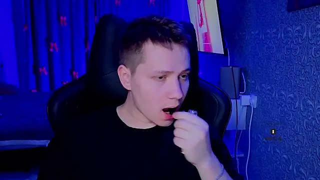 Karl Night  online show from February 26, 4:19 pm