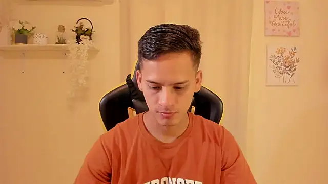 sexy andres01 online show from February 26, 1:56 pm