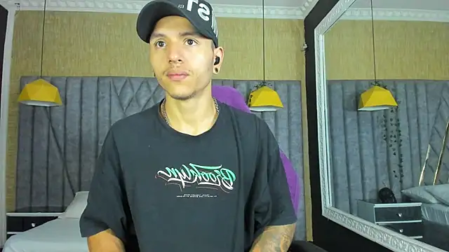 DanteLuxx online show from May 24, 4:51 am
