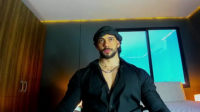 massimo visconti online show from March 28, 8:20 pm