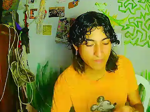 RAMONA TIJERAX online show from August 5, 9:20 pm