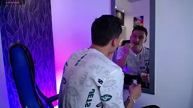 DIEGO JONES online show from March 23, 8:26 pm