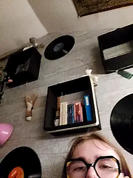 Charles-x69 online show from April 15, 10:32 pm