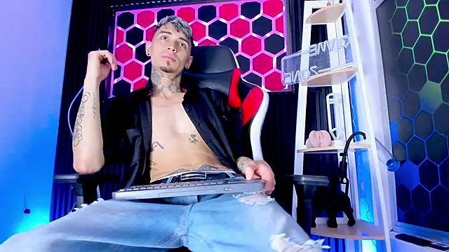 Max Hader  online show from March 21, 4:38 am