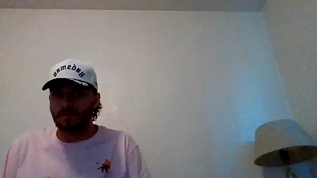 TallHungandCloudy69 online show from April 7, 1:49 am