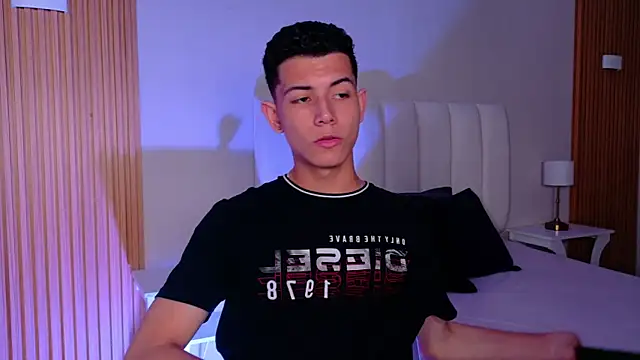 nicocrown online show from April 1, 7:55 pm