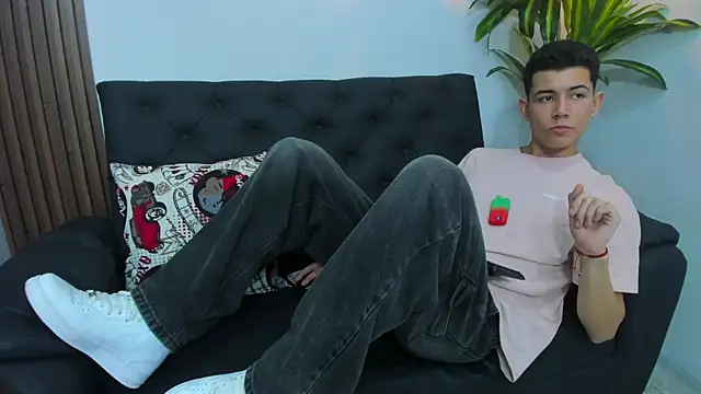 nicocrown online show from March 6, 8:06 pm